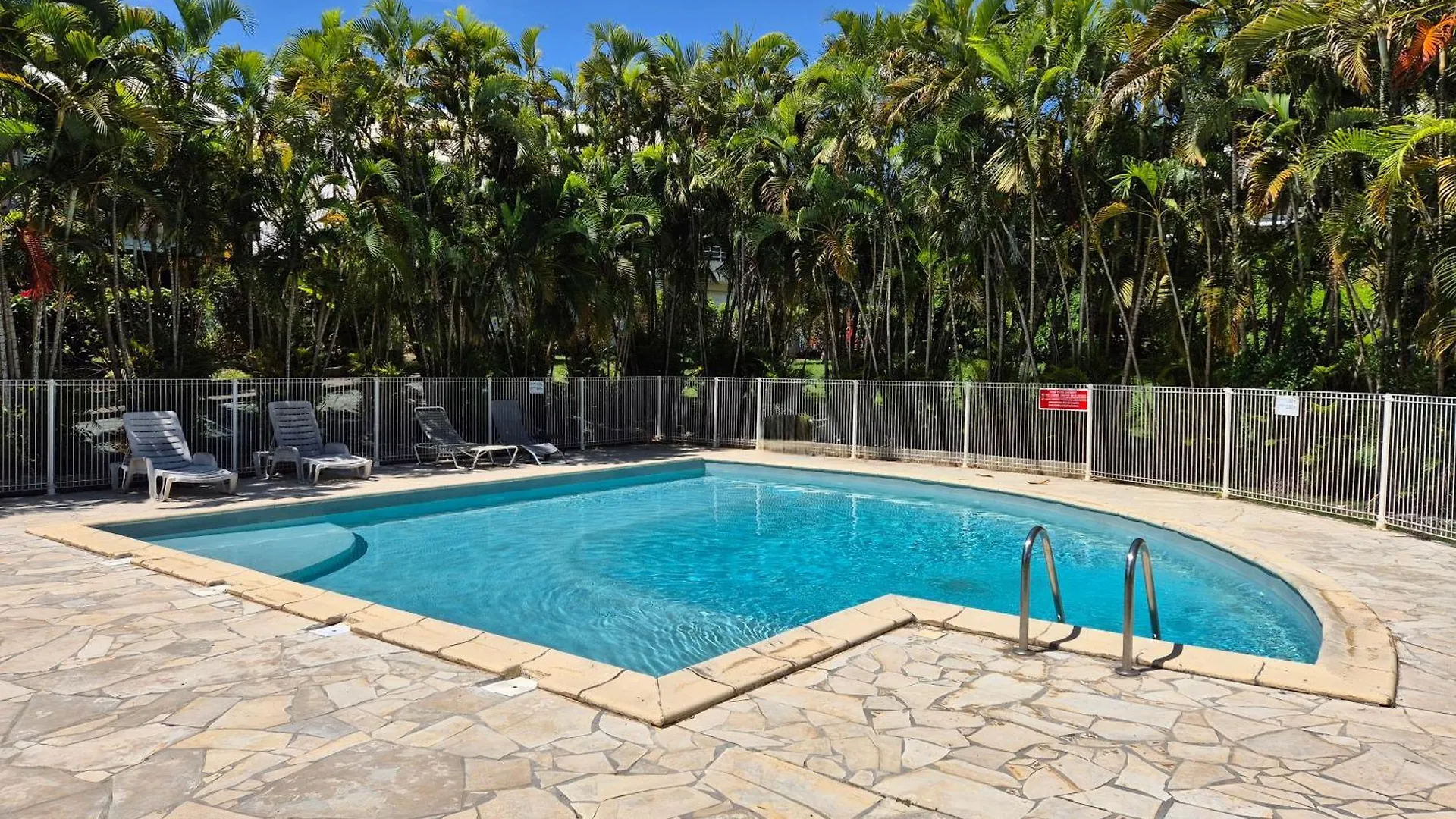 Bel Appartement Spacieux Avec Piscine Et Proche Des Plages - Le Mimosa Sainte-Anne  Apartment Sainte-Anne (Grande-Terre)